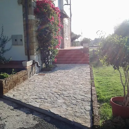 לינה וארוחת בוקר Al Sole Di